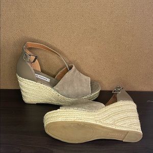 Steve Madden Jaylen suede Espadrille wedge, with ankle strap. 
Women’s, Size 10